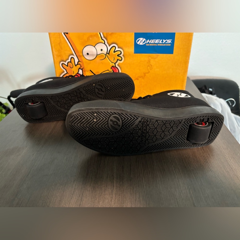 The Simpsons x Heelys 10 Men’s HUSTLE Black Rolling Sneakers New! - Picture 4 of 7